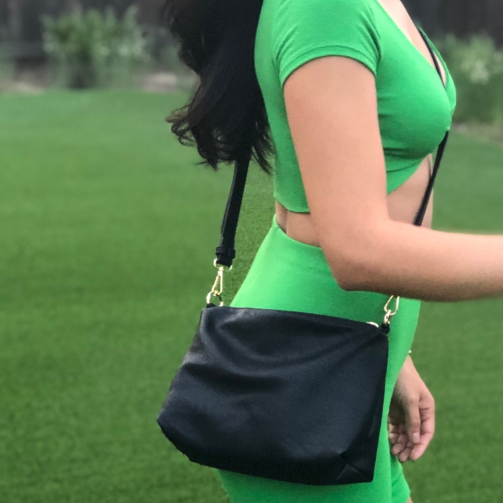 Black CrossBody! - Picture 2 of 2